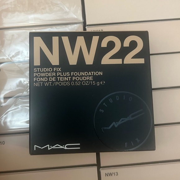 New original MAC Cosmetics Studio Fix Powder Plus Foundation - Picture 14 of 16